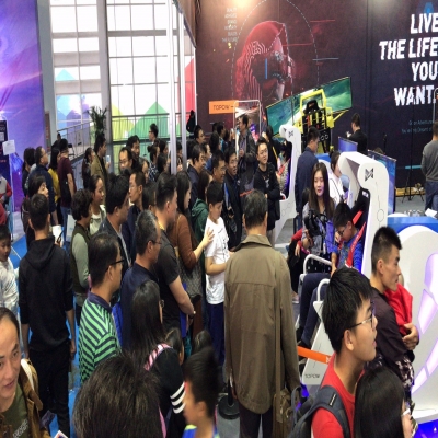 vr游戲設(shè)備該如何選擇 vr游戲機(jī)全套多少錢(qián)